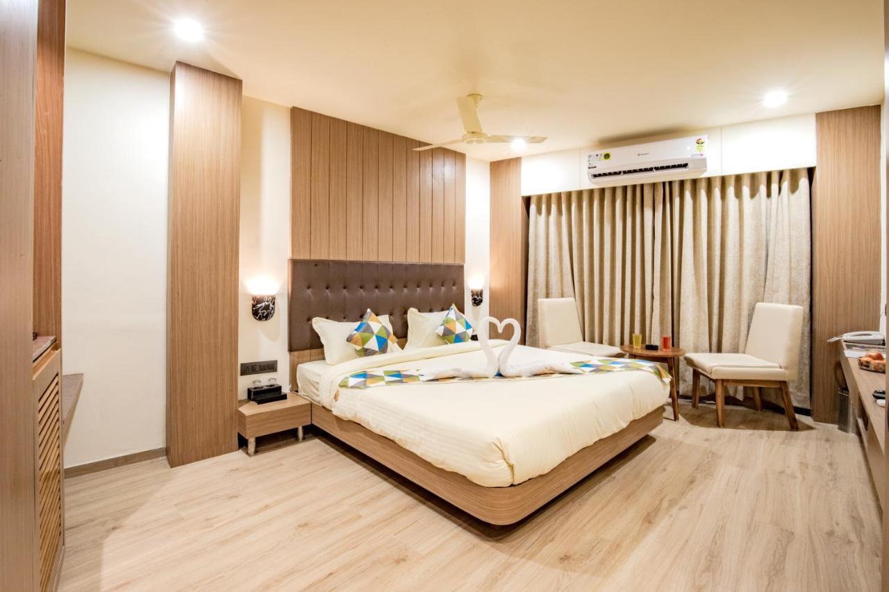 Hotel Nexus Rajkot Ngoại thất bức ảnh