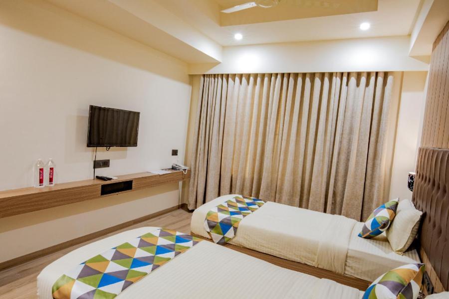 Hotel Nexus Rajkot Ngoại thất bức ảnh