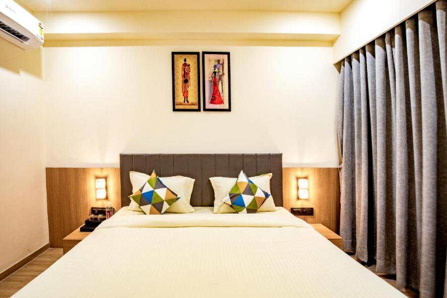 Hotel Nexus Rajkot Ngoại thất bức ảnh