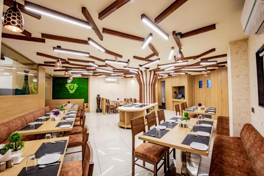 Hotel Nexus Rajkot Ngoại thất bức ảnh